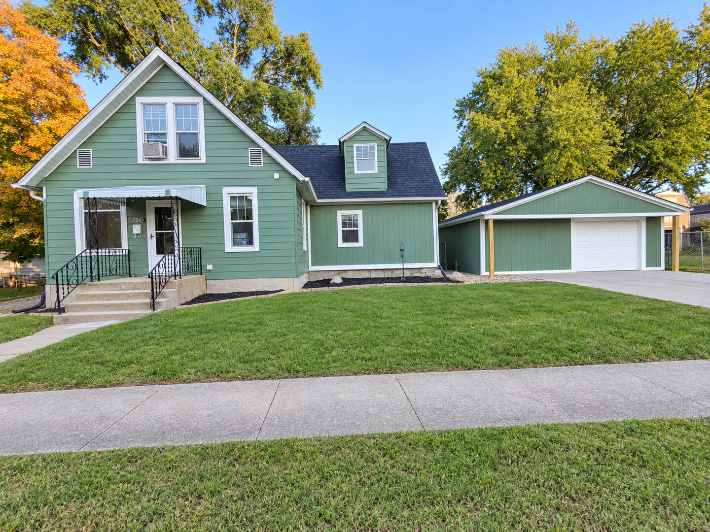 Property Photo:  736 Swift Avenue  IL 61348 
