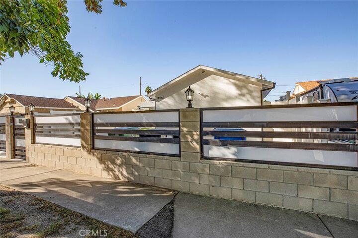 Property Photo:  18955 Cantlay Street  CA 91335 