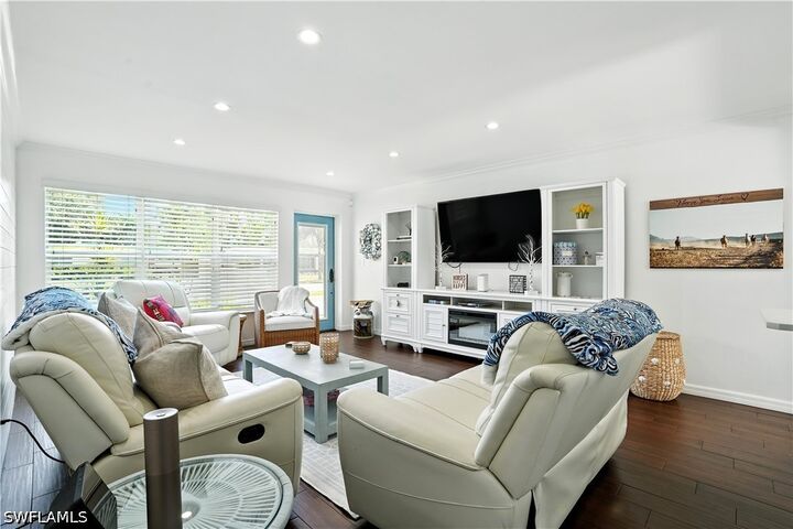 Property Photo:  1063 22nd Avenue N  FL 34103 
