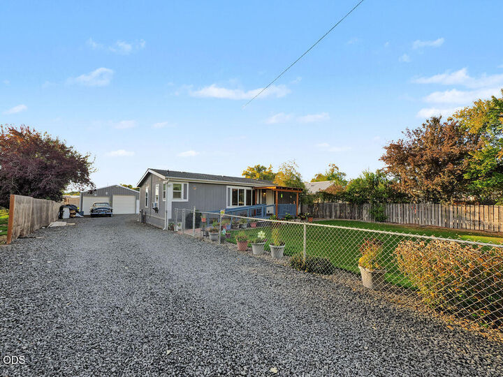 Property Photo:  2184 Ogden Street  OR 97603 
