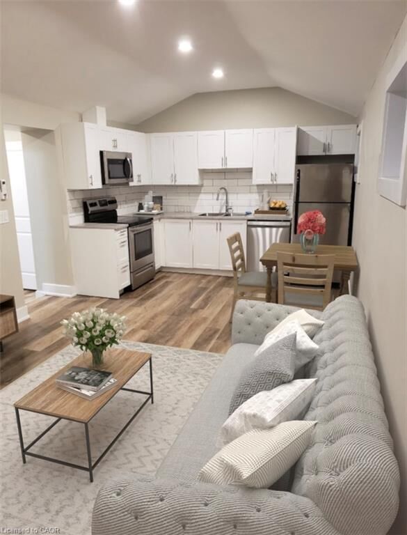 Property Photo:  237 Hellems Avenue 1  ON L3B 3B8 