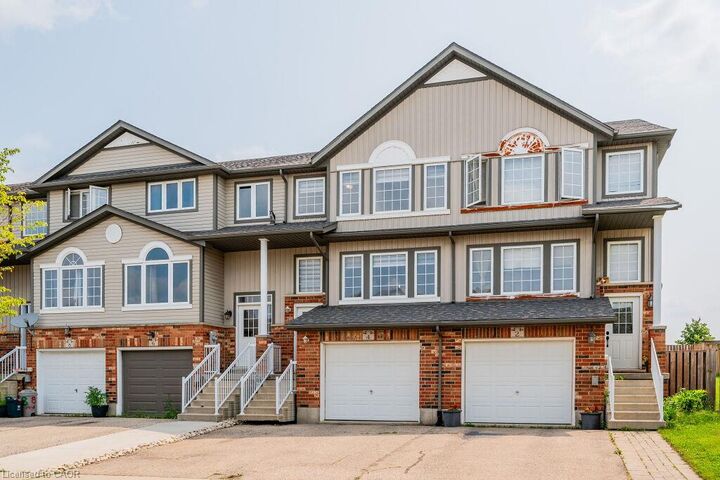 Property Photo:  4 Madeleine Street  ON N2R 1V5 