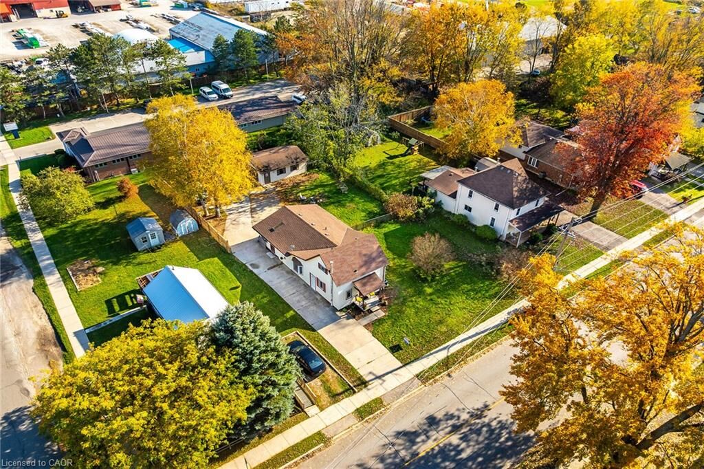 Property Photo: 909 Tamarac Street ON N1A 2E5
