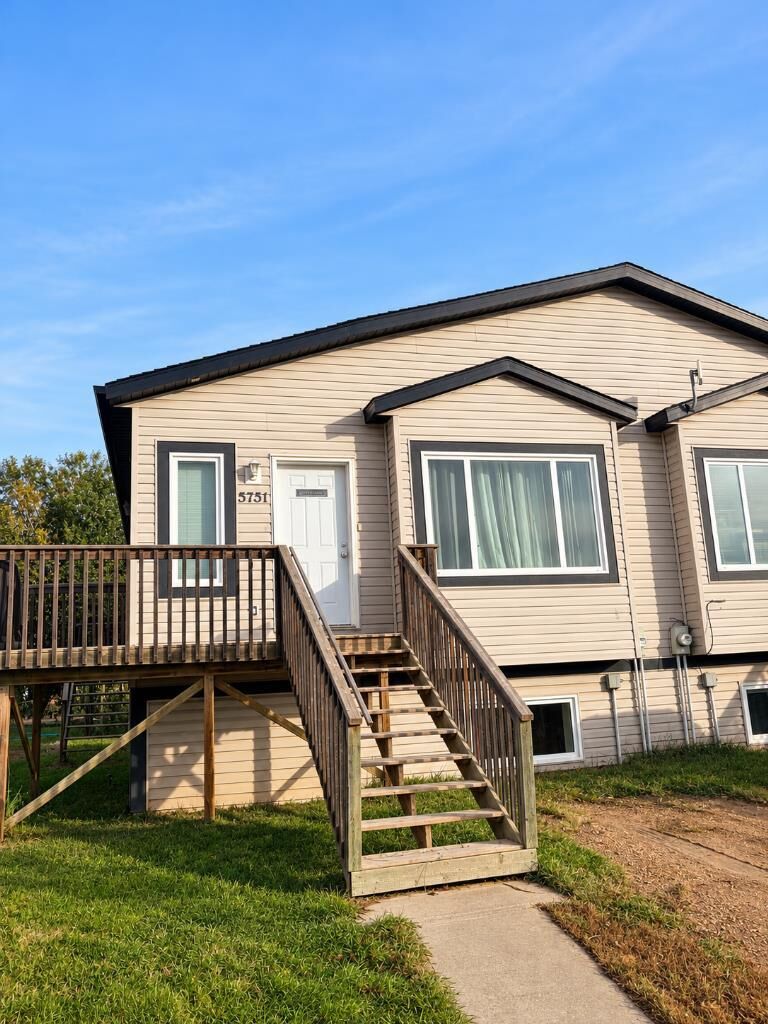Property Photo:  5731 Evergreen Drive B  AB T0G 1E0 