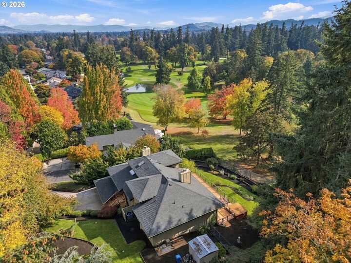 Property Photo: 541 Spyglass Dr OR 97401