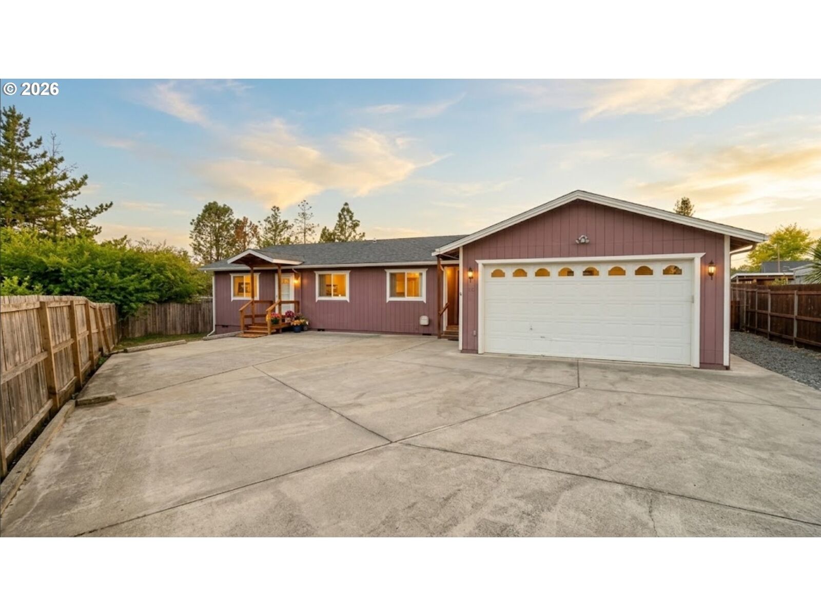 Property Photo: 190 NE Lombardy Dr OR 97470