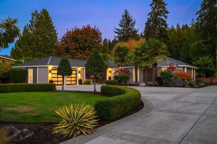 Property Photo:  8712  Talbot Road  WA 98026 