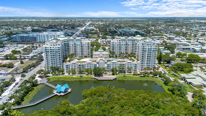 Property Photo:  450 N Federal Highway 610  FL 33435 