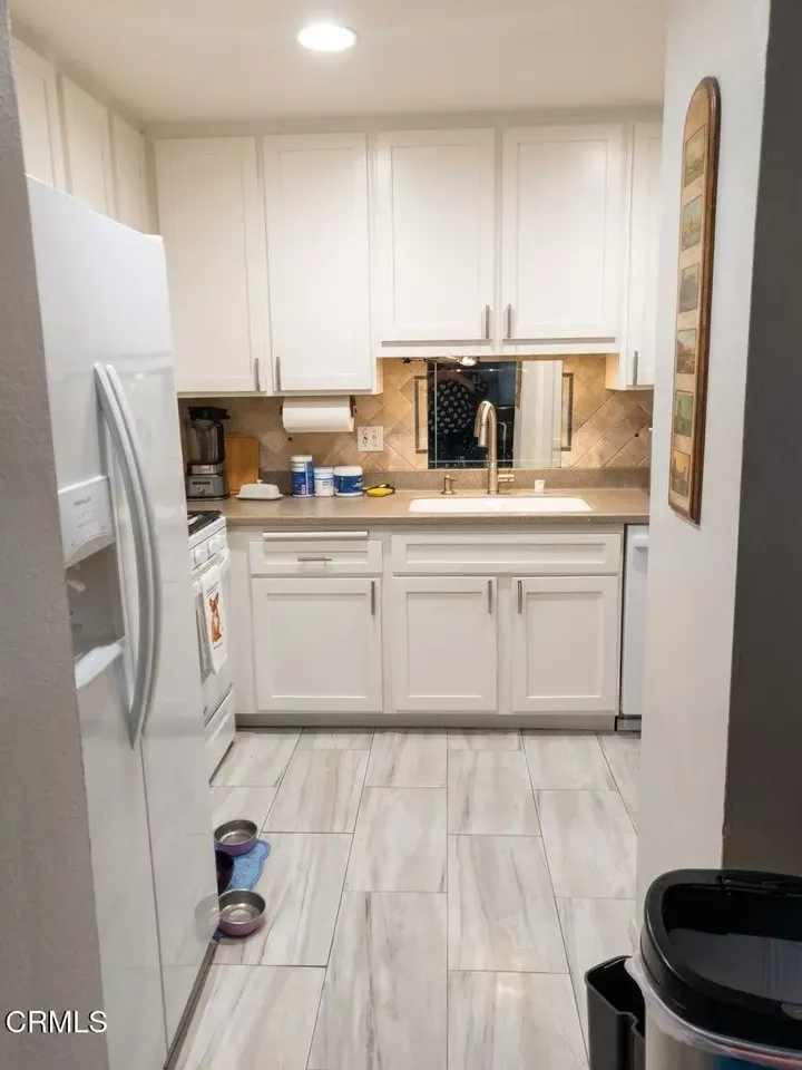Property Photo:  1364 San Simeon Court 4  CA 93003 