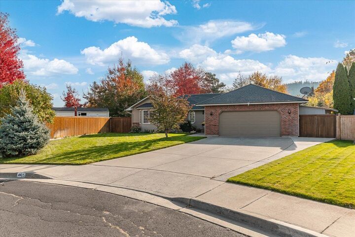 Property Photo:  4415 S Parkside Ct  WA 99223 