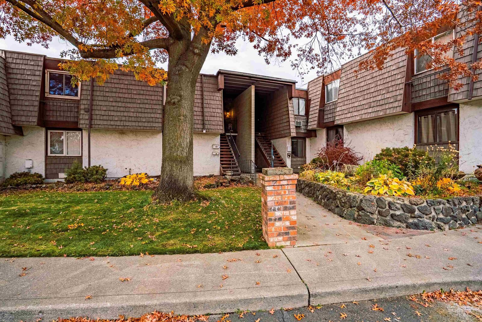 Property Photo:  1716 N Pettet Dr #4  WA 99205 