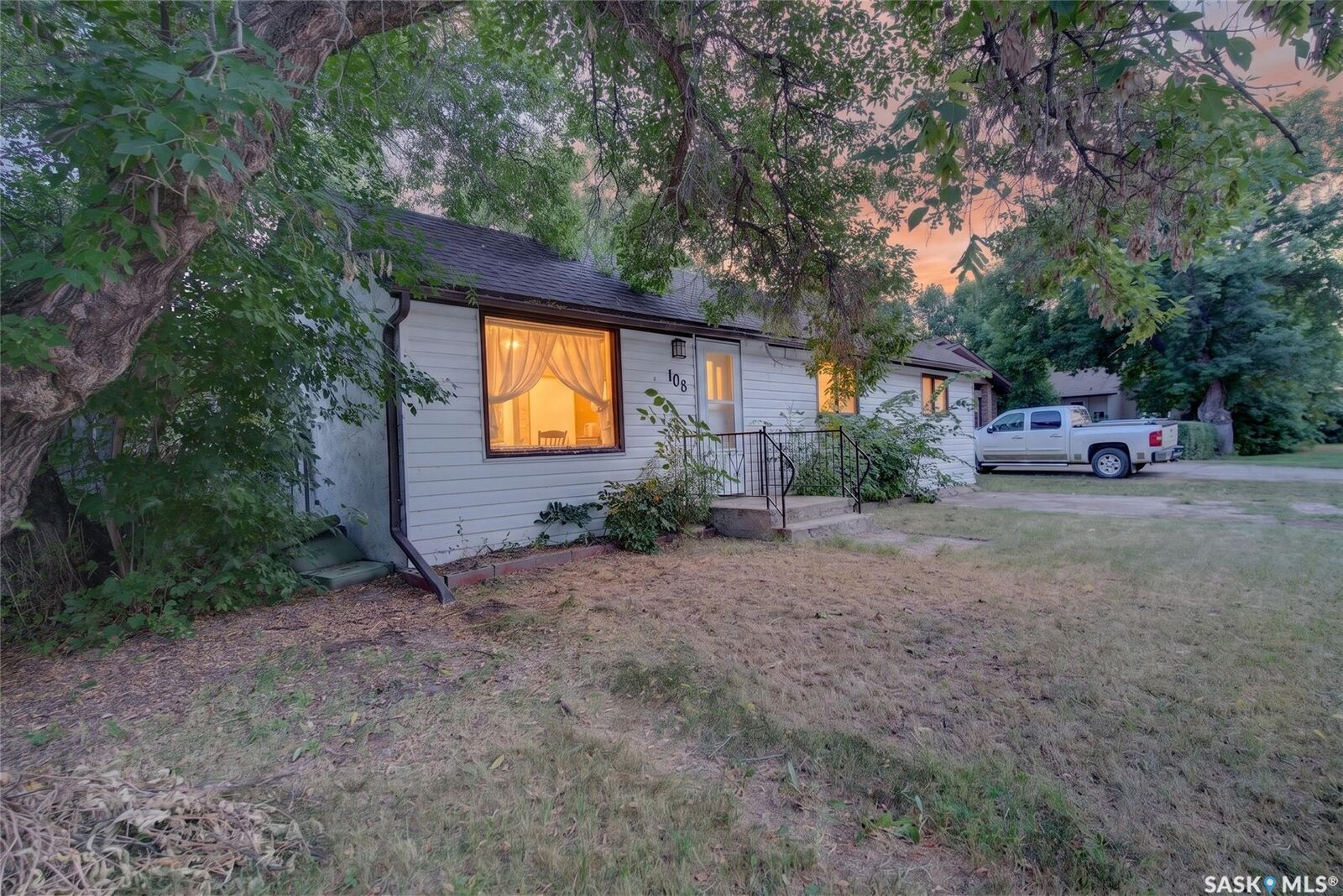 Property Photo: 108 1st Avenue W SK S0L 3J0