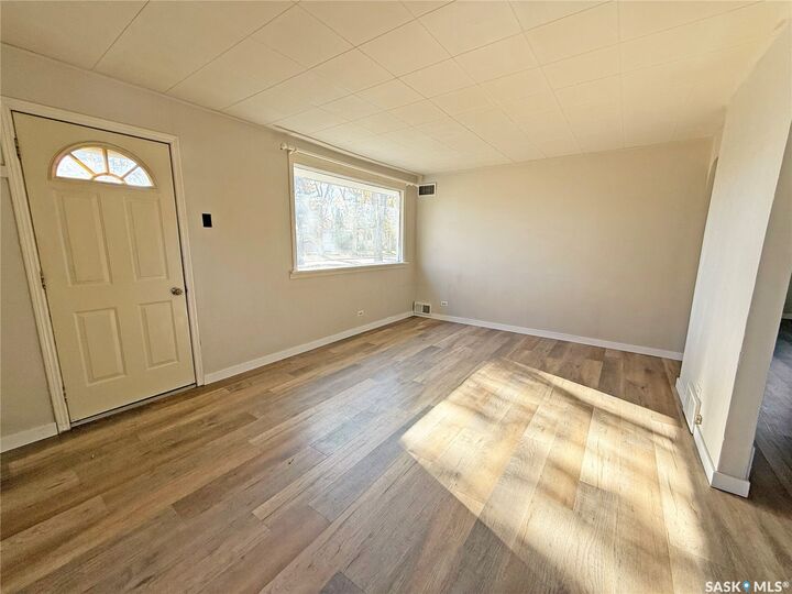 Property Photo:  708 Grandview Street W  SK S6H 5L6 