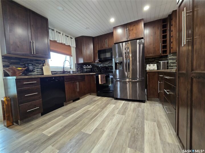 Property Photo: 236 Bean Crescent SK S4H 3G1