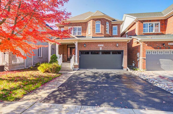 Property Photo:  202 West Lawn Crescent  ON L4A 0B4 