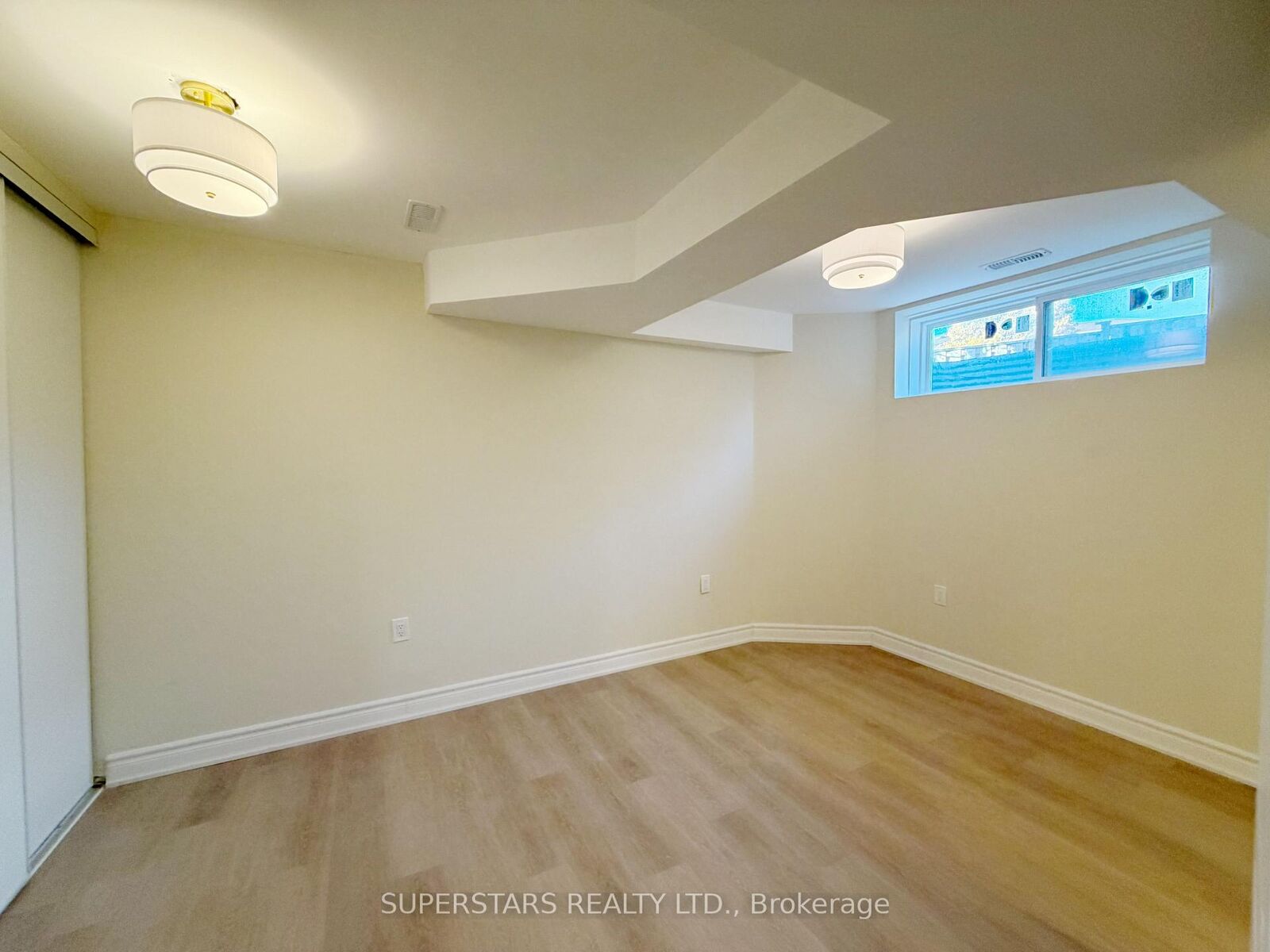Property Photo:  243 Goldhawk Trail Bsmt  ON M1V 1X7 