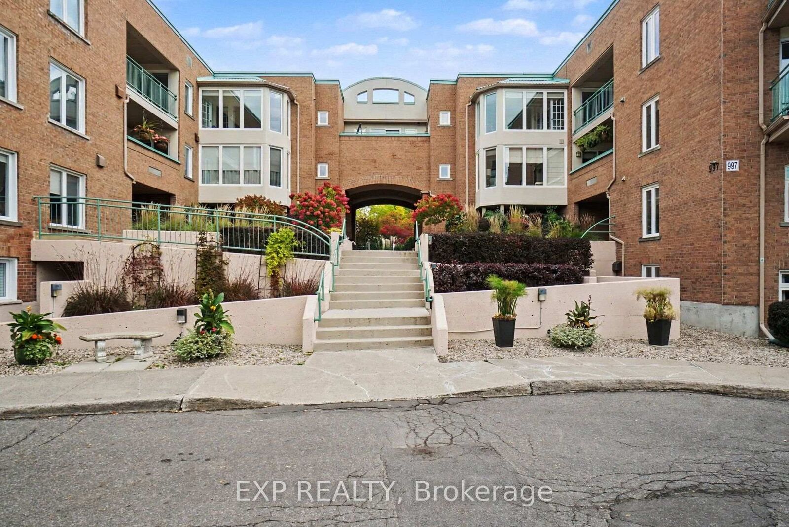 Property Photo:  62 Donald Street 201A  ON K1K 1N2 