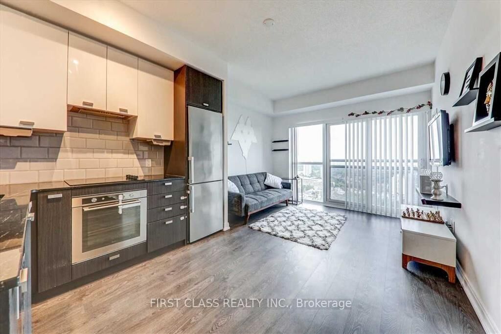 Property Photo: 275 Village Green Square 3120 ON M1S 0L8