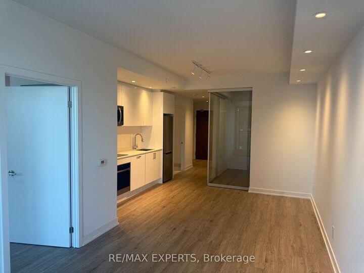 Property Photo:  1928 Lakeshore Boulevard 4103  ON M6S 1A1 
