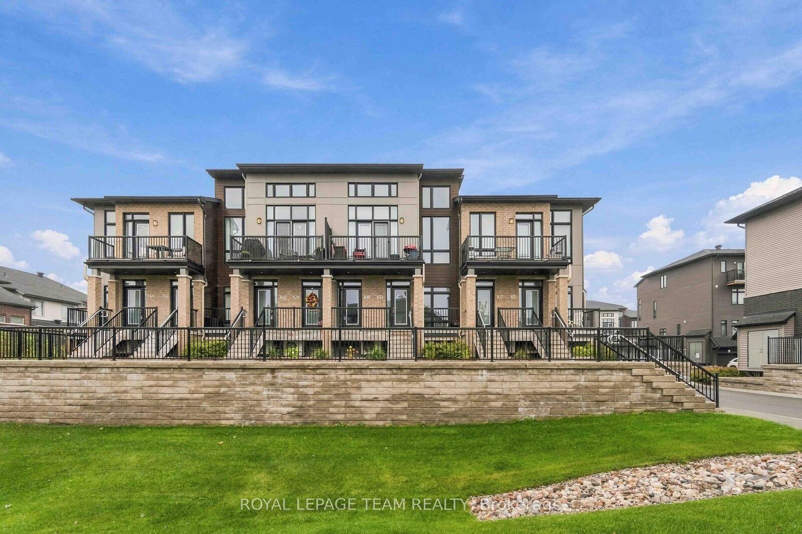 Property Photo:  834 Ralph Hennessy Avenue  ON K1X 0E4 