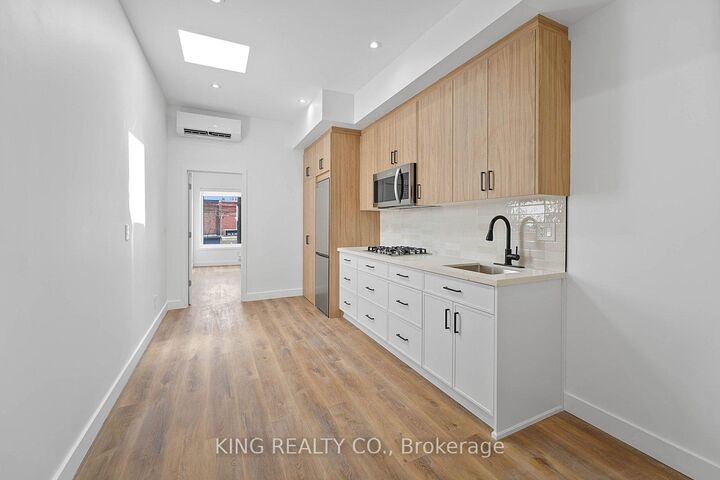 Property Photo:  2219 Dundas Street W 202  ON M6R 1X6 