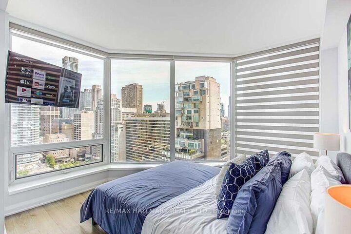 Property Photo:  155 Yorkville Avenue 2307  ON M5R 1C4 