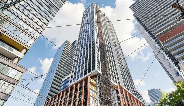 Property Photo: 400 King Street W 2002 ON M5V 1K2