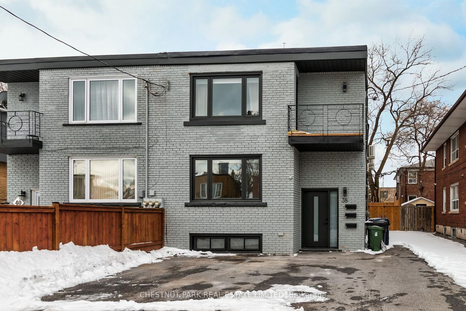 Property Photo:  38 Penhurst Avenue 3  ON M8Y 3A8 