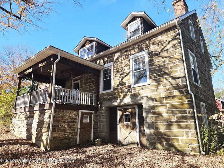 Property Photo:  274 Fingar  NY 12534 