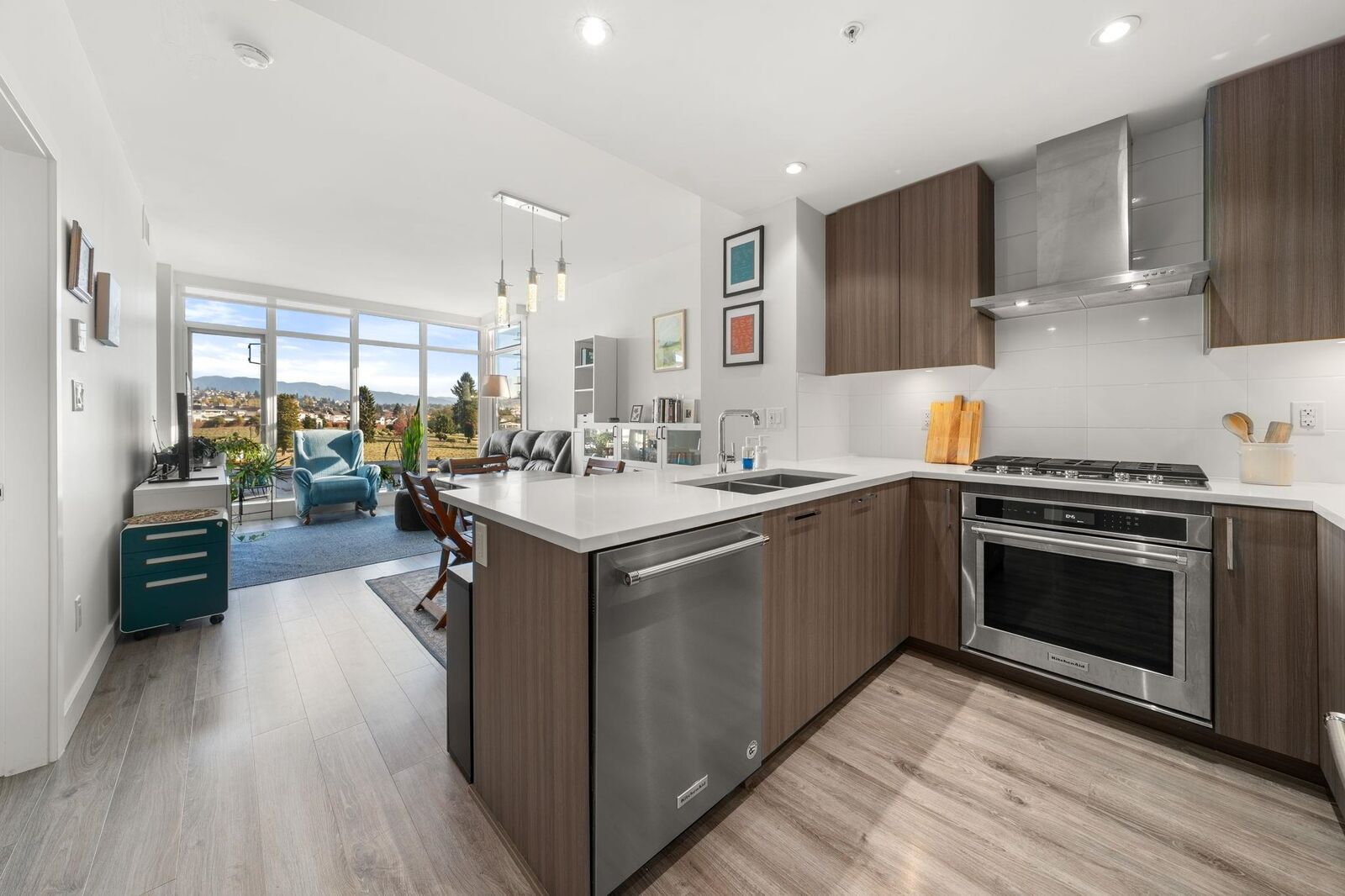 Property Photo: 1788 Gilmore Avenue 909 BC V5C 0L5