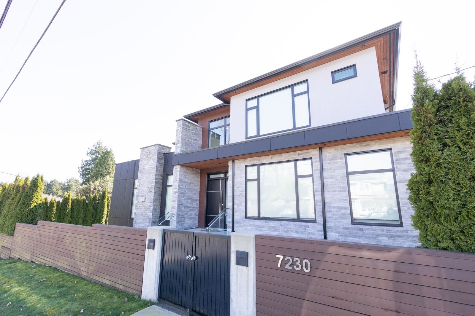 Property Photo:  7230 Kitchener Street Suite  BC V5A 1L6 