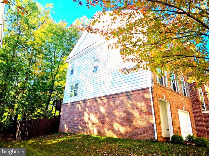 Property Photo:  4714 Caronia Way  VA 22030 