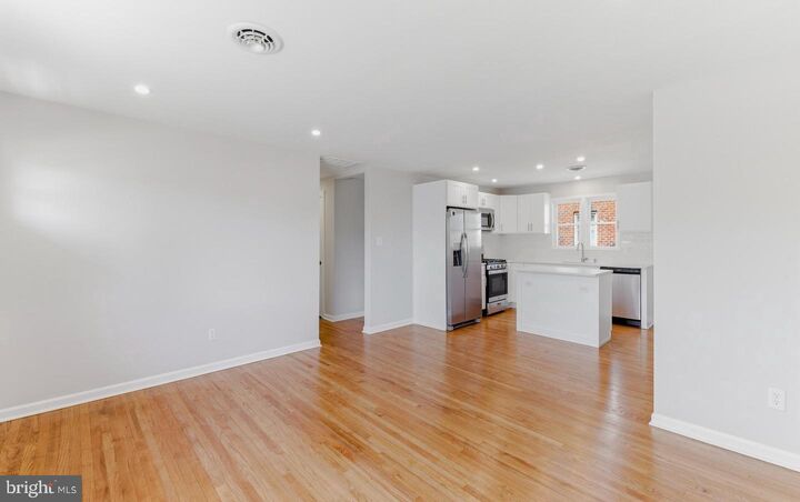 Property Photo: 157 S Poplar Street NJ 08027