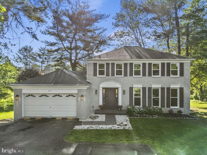 Property Photo: 923 Riva Ridge Drive VA 22066