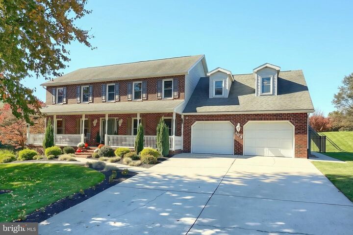 Property Photo:  605 Antler Road  PA 17339 