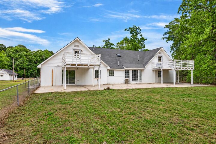 Property Photo: 1480 W Highway 70 AR 71833