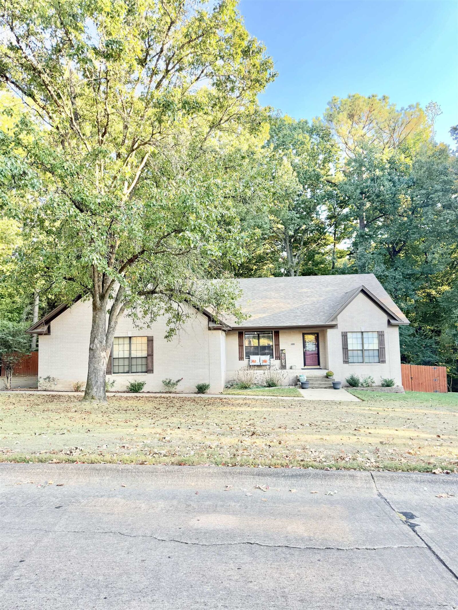 Property Photo:  1180 Cambridge Circle  AR 72019 
