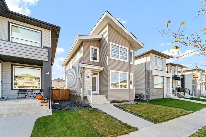 Property Photo:  78 John Neufeld Crescent  MB R3W 0L1 