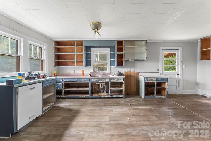 Property Photo: 4681 Charlotte Street NC 28613