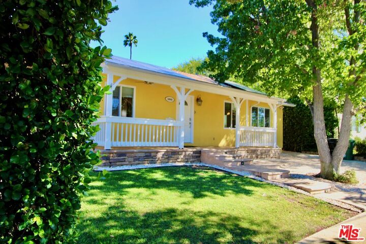 Property Photo:  5846 Encino Ave  CA 91316 