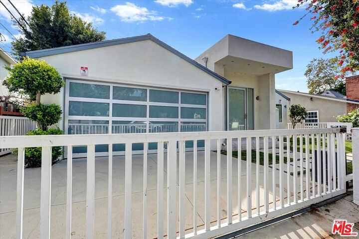 Property Photo:  11314 Gladwin St  CA 90049 