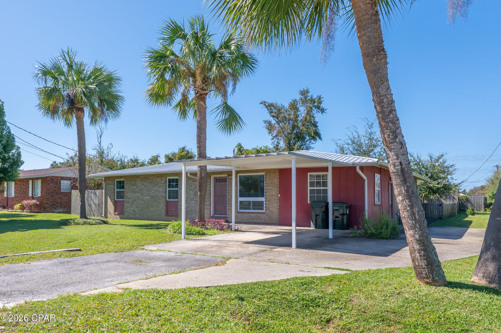 Property Photo: 1002 Colorado Avenue FL 32444