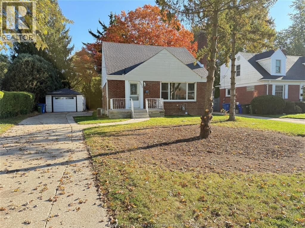 Property Photo: 2870 Alexandra Avenue ON N9E 2J7