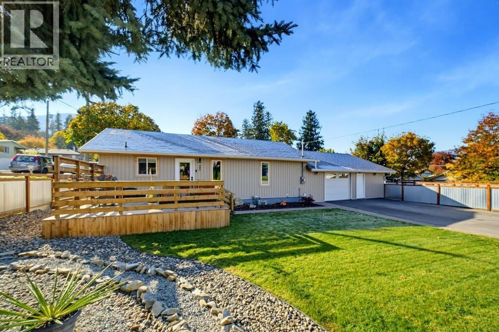 Property Photo:  280 5 Avenue Southeast  BC V1E 4G7 