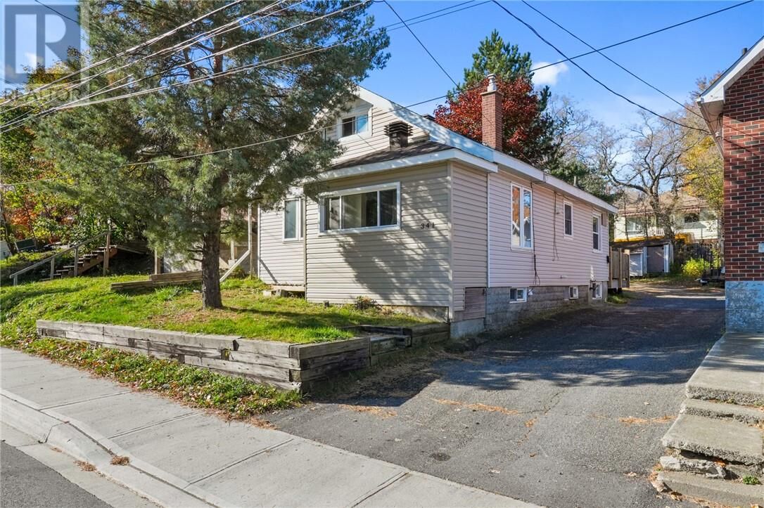 Property Photo: 341 Melvin ON P3C 4X2