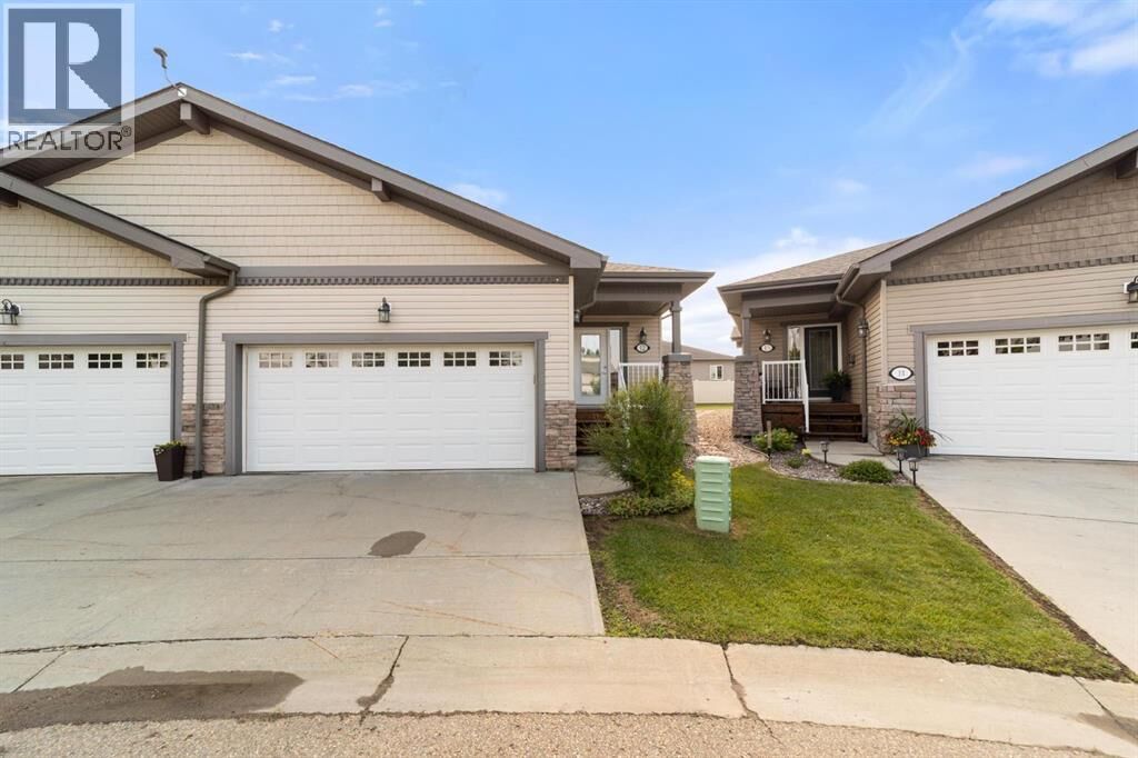 Property Photo:  5021 34 Avenue  AB T4V 5G2 