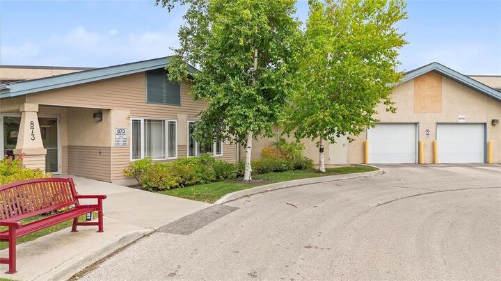 Property Photo:  873 Waverley Street  MB R3T 6C3 