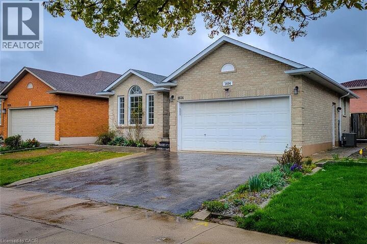 Property Photo:  1654 Upper Wellington Street  ON L9B 2C2 