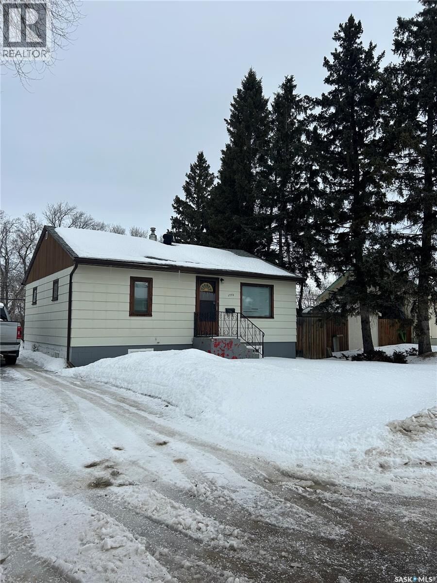Property Photo:  1778 13th Street W  SK S6V 3K1 