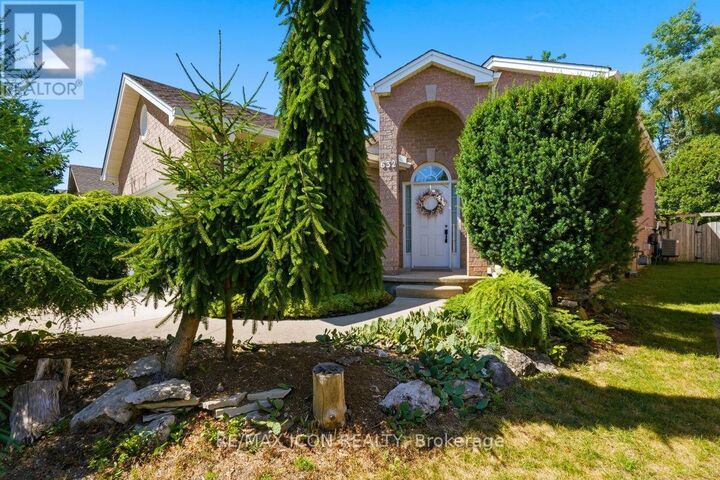 Property Photo:  632 Thornwood Drive  ON N6H 5J6 